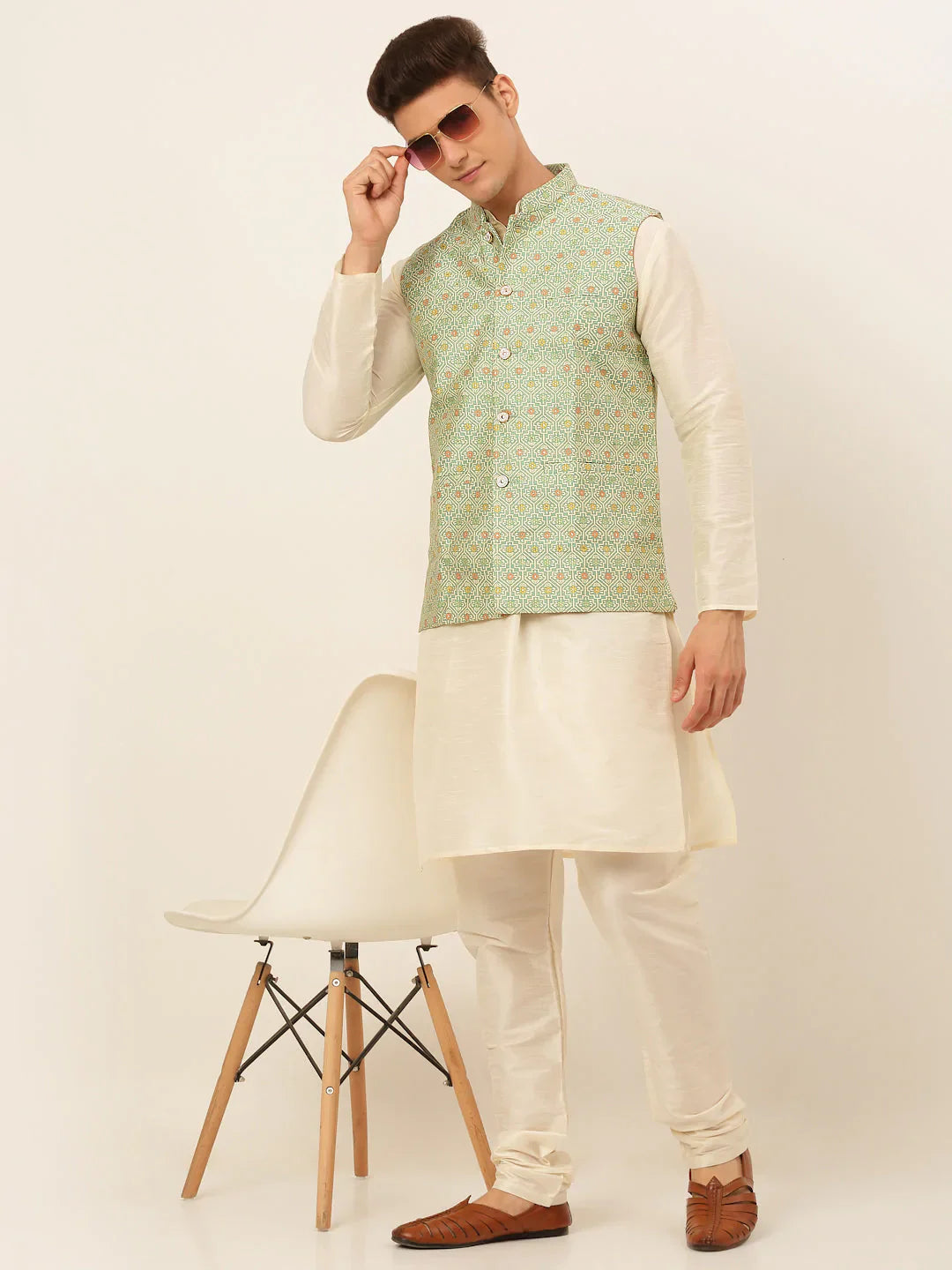 Jompers Men's Green Embroidered Nehru Jacket - Distacart