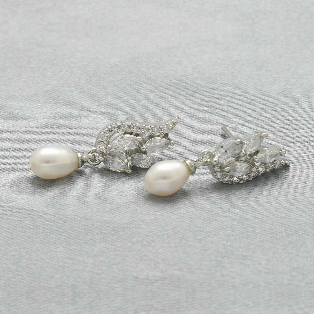 J Pearls Hansa Pearl Earrings Pack 2 - Distacart