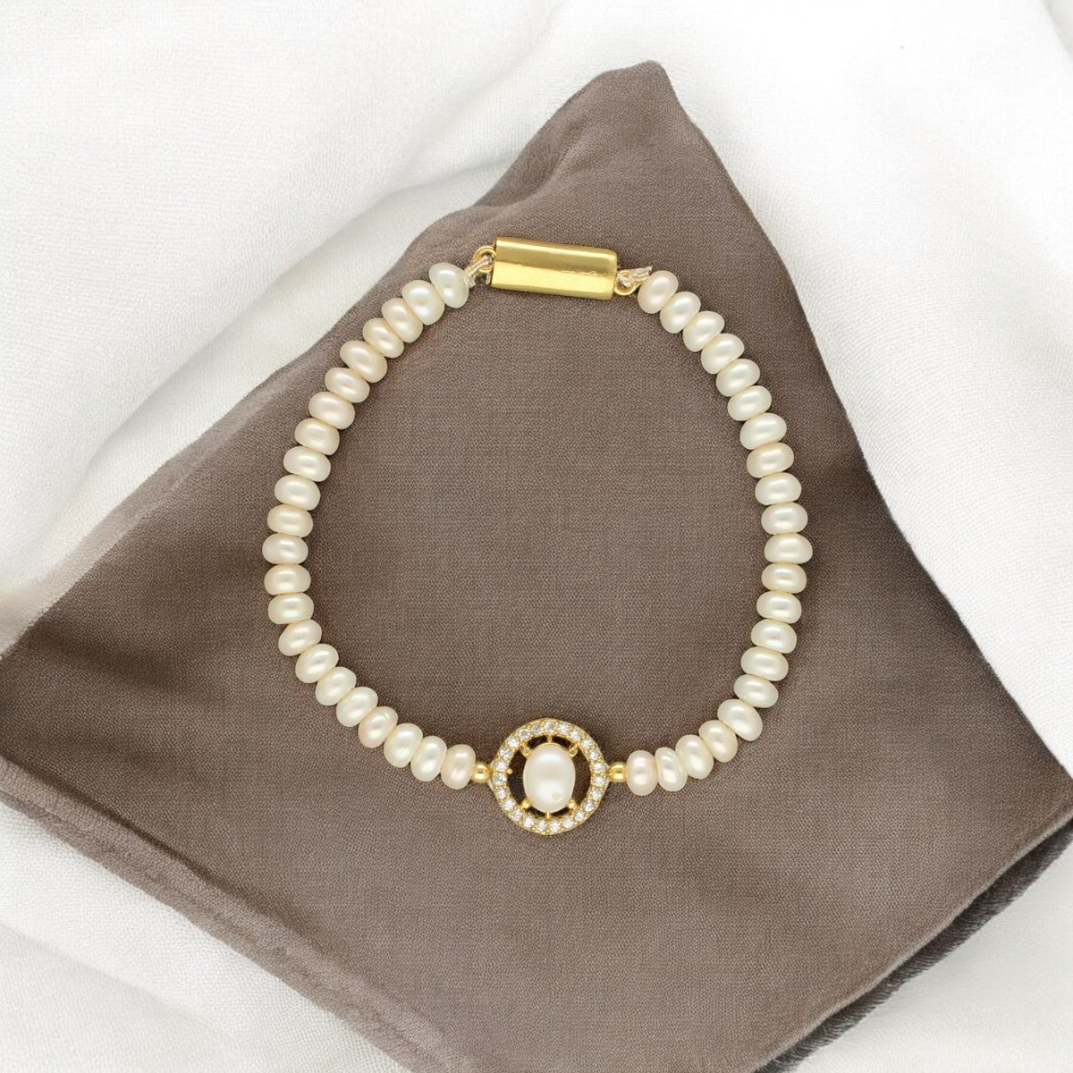 J Pearls Jyra Pearl Bracelet - Distacart