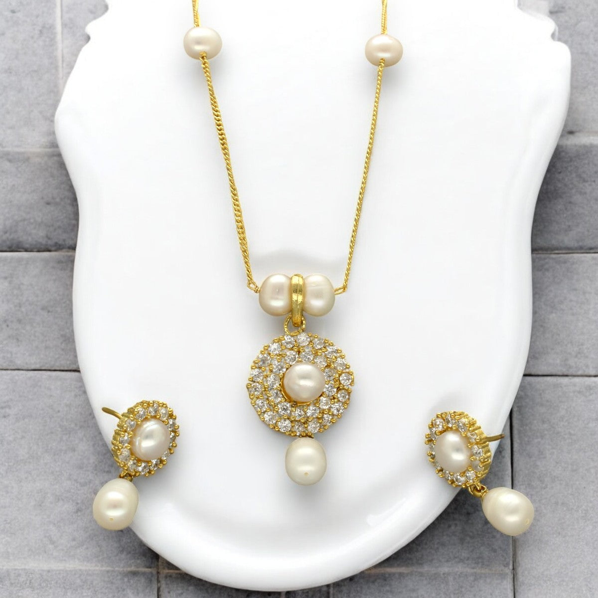 J Pearls Clara Pearl Pendant Set - Distacart