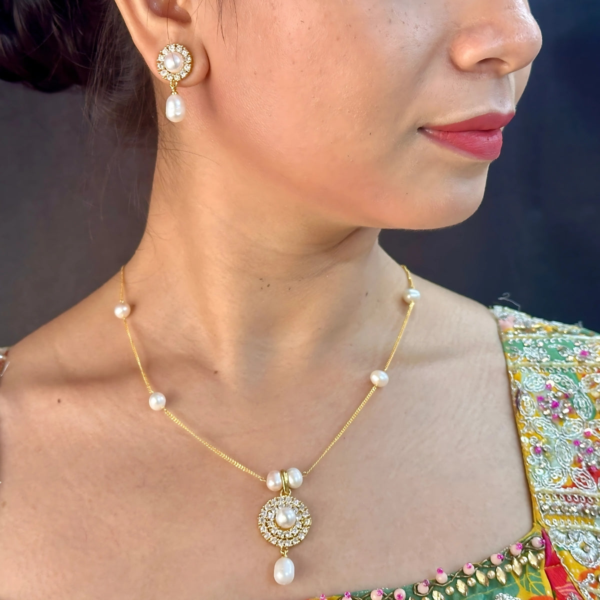 J Pearls Clara Pearl Pendant Set - Distacart