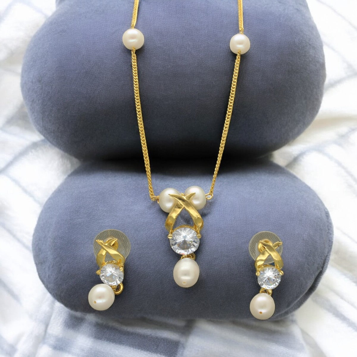 J Pearls Eira Pearl Pendant Set - Distacart