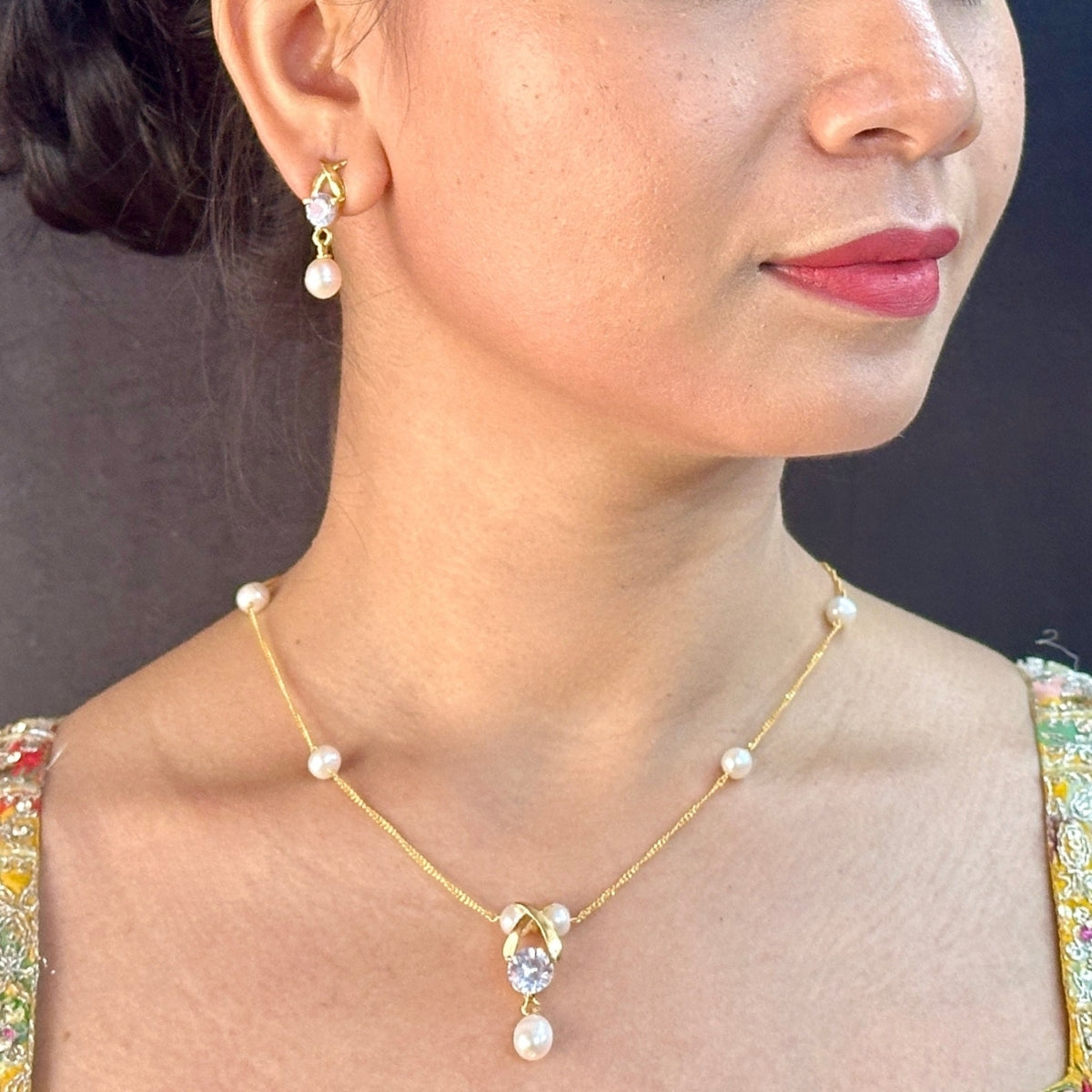 J Pearls Eira Pearl Pendant Set - Distacart