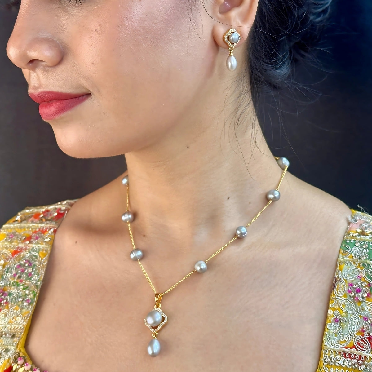 J Pearls Mehri Pearl Pendant Set - Distacart