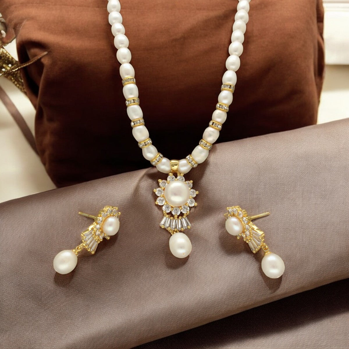 J Pearls Klara Pearl Set - Distacart