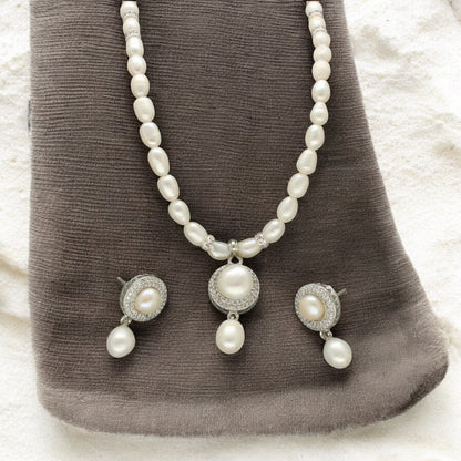 J Pearls Brielle Pearl Set - Distacart