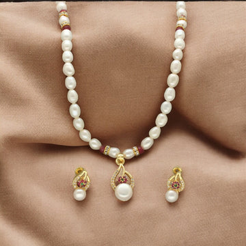J Pearls Clara Pearl Set - Distacart