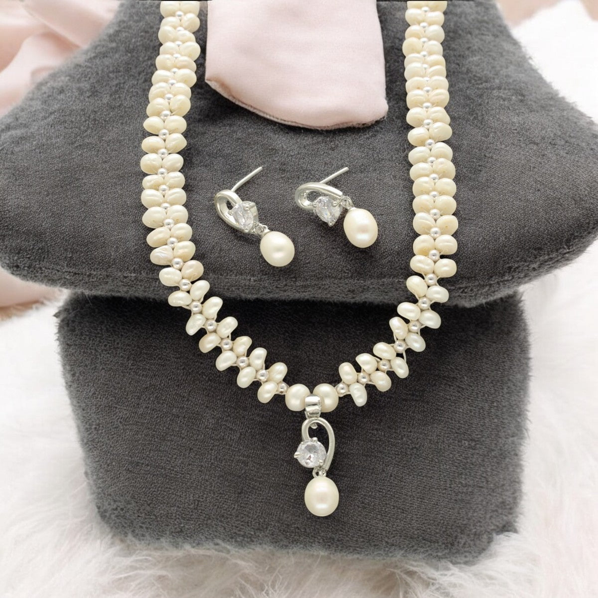 J Pearls Luvya Pearl Set - Distacart