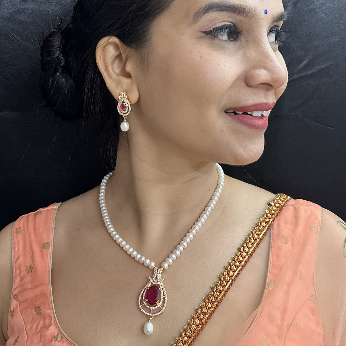 J Pearls Sparkle Pearl Necklace Set - Distacart