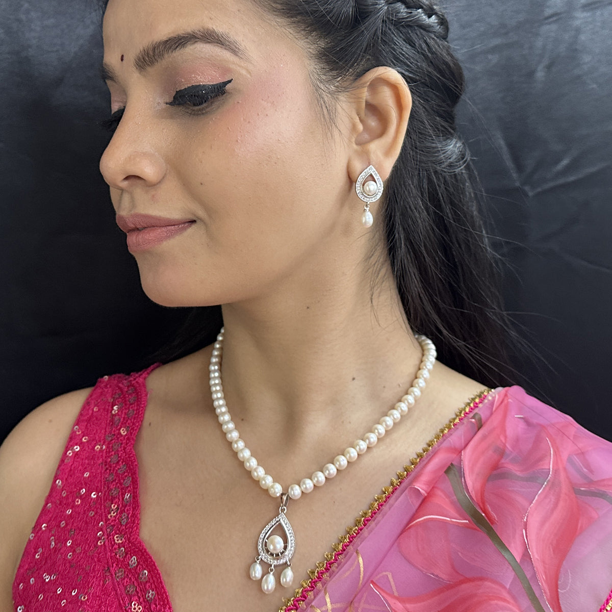 J Pearls Luminary Pearl Necklace Set - Distacart