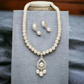 J Pearls Luminary Pearl Necklace Set - Distacart