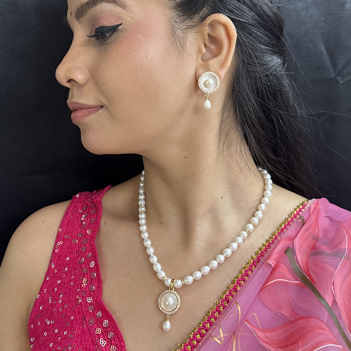 J Pearls Shimmering Pearl Necklace Set - Distacart