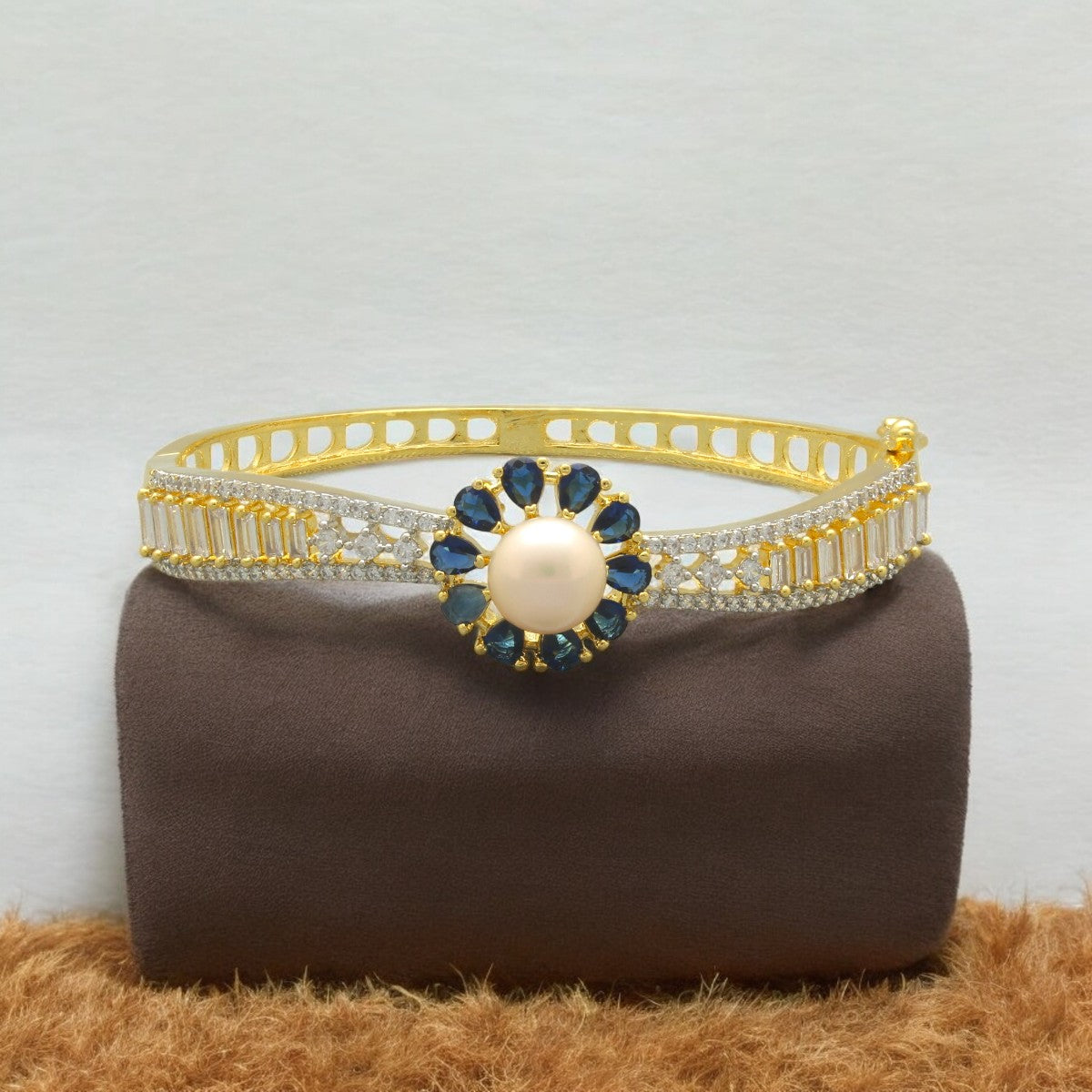 J Pearls Baroness Sparkle Pearl Bracelet - Distacart