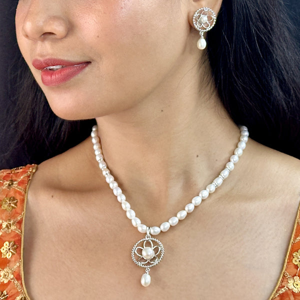 J Pearls Grandiose Pearl Necklace Set - Distacart