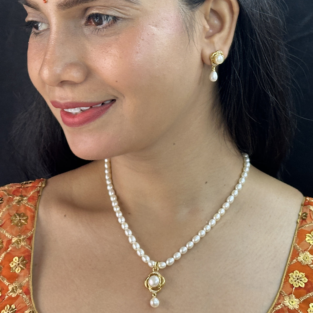 J Pearls Gleaming Pearl Necklace Set - Distacart