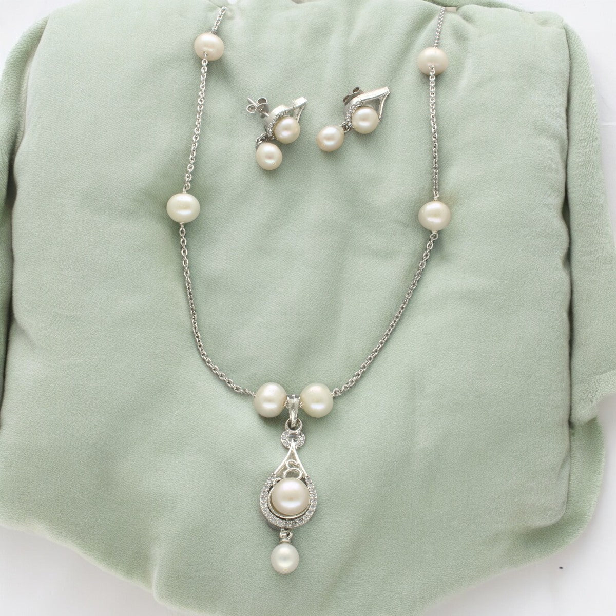 J Pearls Panache Pearl Chain Set - Distacart