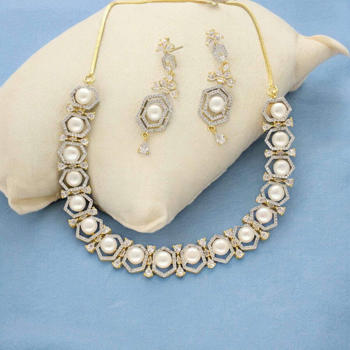 J Pearls Majestic Pearl Necklace Set - Distacart