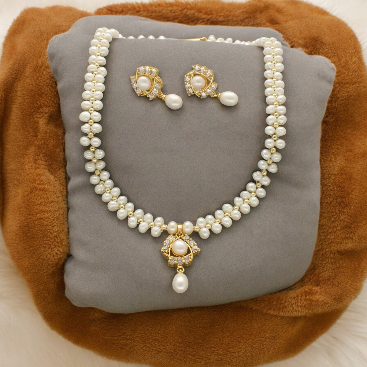 J Pearls Elegance Pearl Necklace Set - Distacart