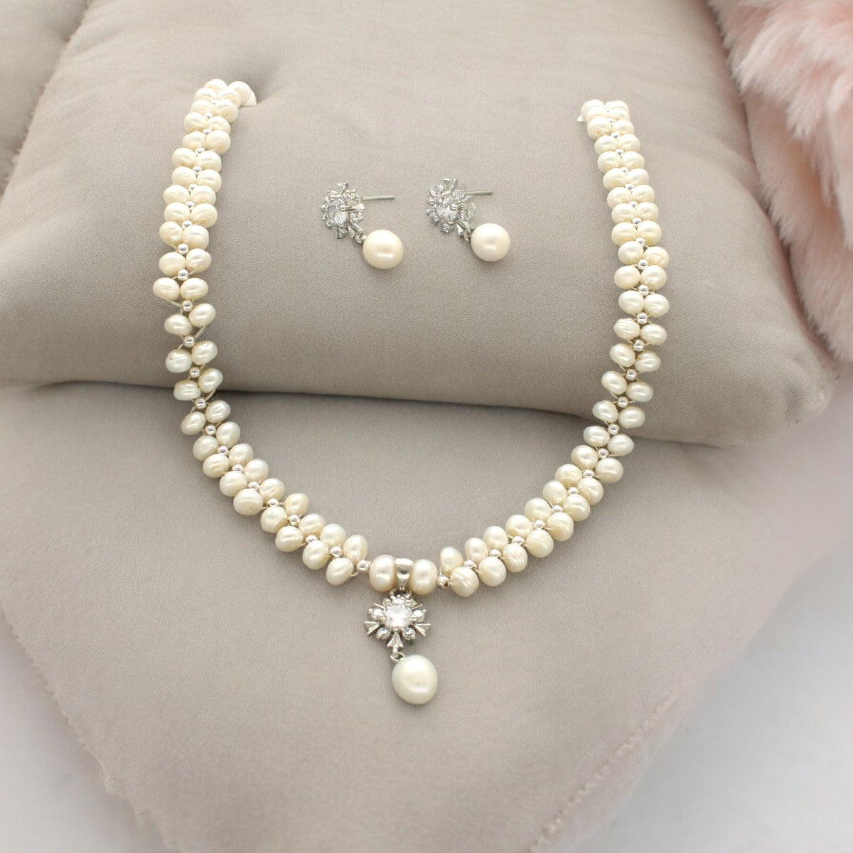 J Pearls Alluring Pearl Necklace Set - Distacart