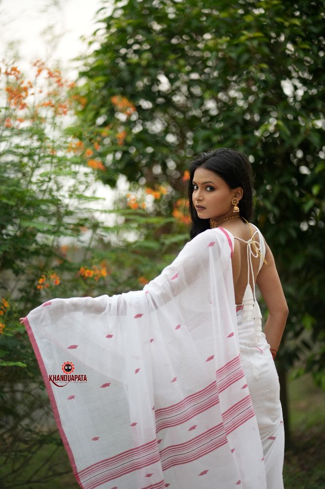 khanduapata White & Red Leaf Pattern Cotton Saree For Women