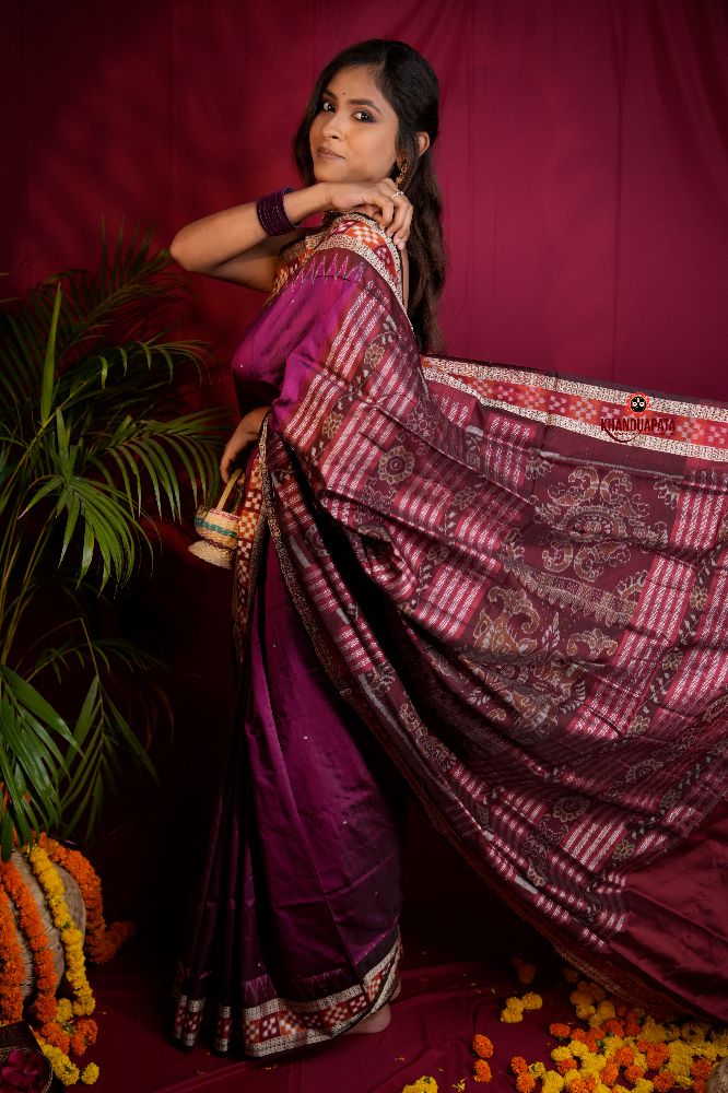 khanduapata Magenta Colour Dot Design Silk Saree For Women