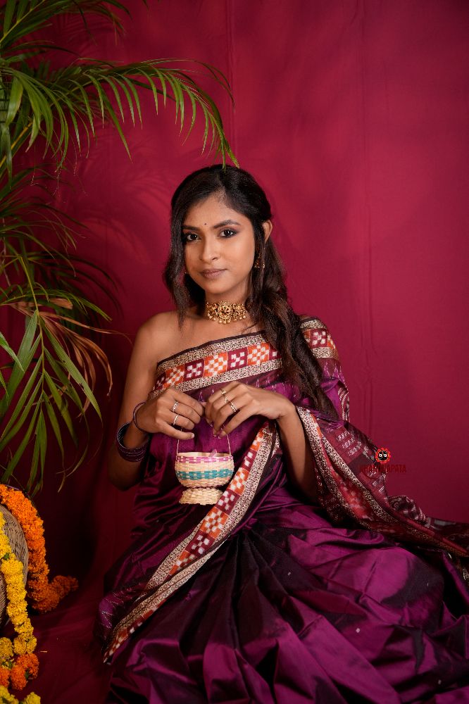 khanduapata Magenta Colour Dot Design Silk Saree For Women