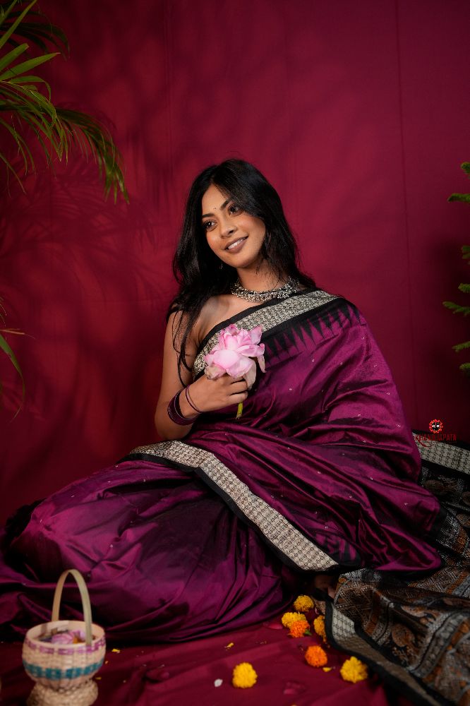 khanduapata Black & Magenta Colour Dot Design Silk Saree For Women