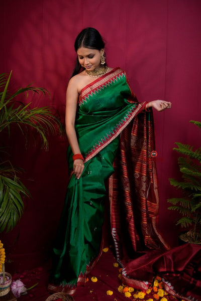 khanduapata Red & Green Colour Dot Design Silk Saree For Women