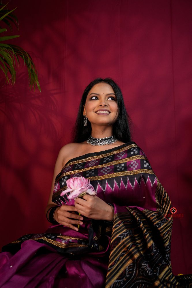 khanduapata Magenta Colour Double Border Dot Design Silk Saree For Women