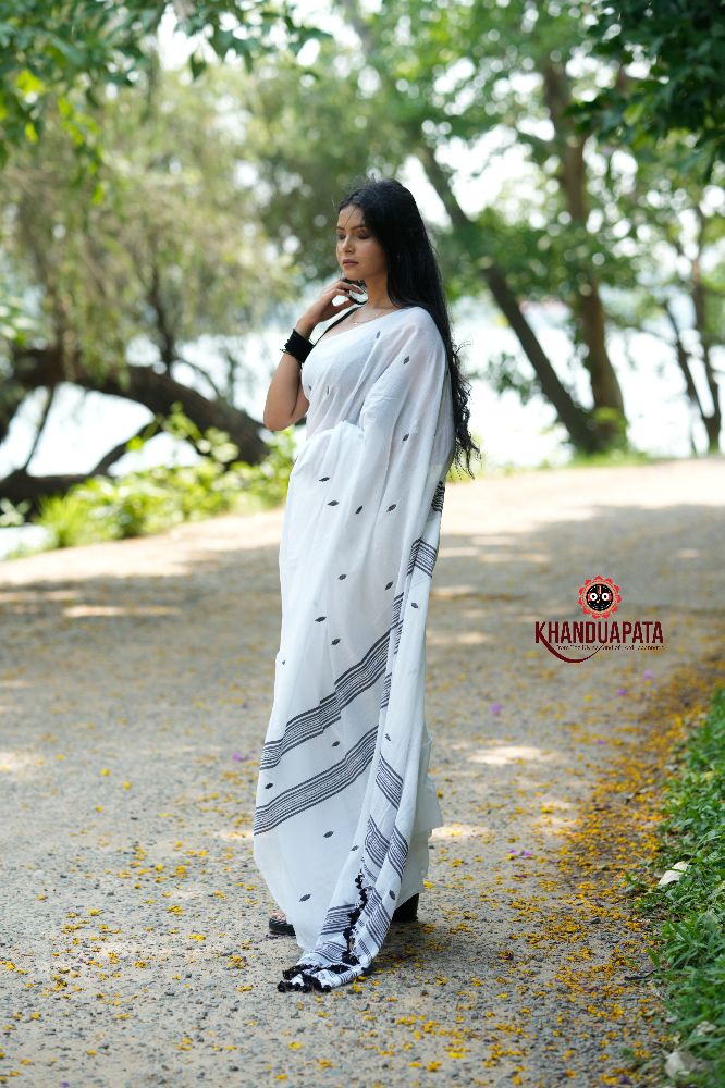 khanduapata White & Black Leaf Pattern Cotton Saree For Women
