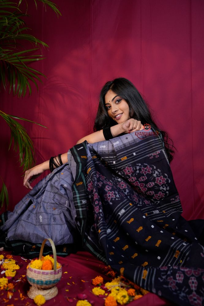 khanduapata Grey & Black Colour Fish Design Cotton Saree For Women
