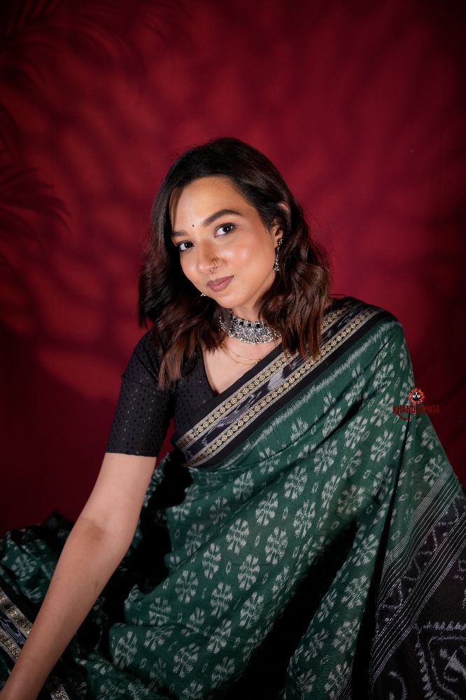 khanduapata Green & Black Colour Flower Design Cotton Saree For Women