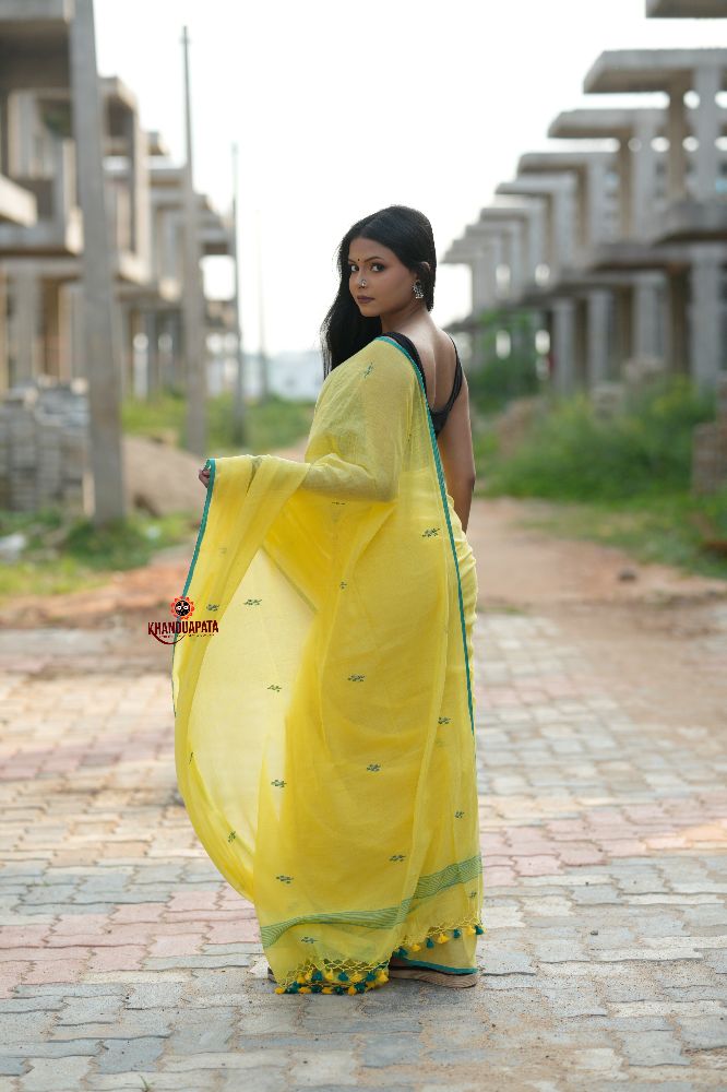 khanduapata Yellow and Green Leaf Pattern Cotton Saree For Women