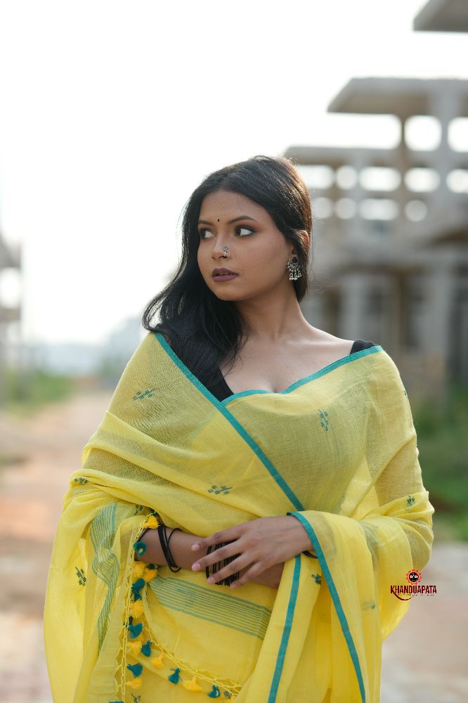 khanduapata Yellow and Green Leaf Pattern Cotton Saree For Women