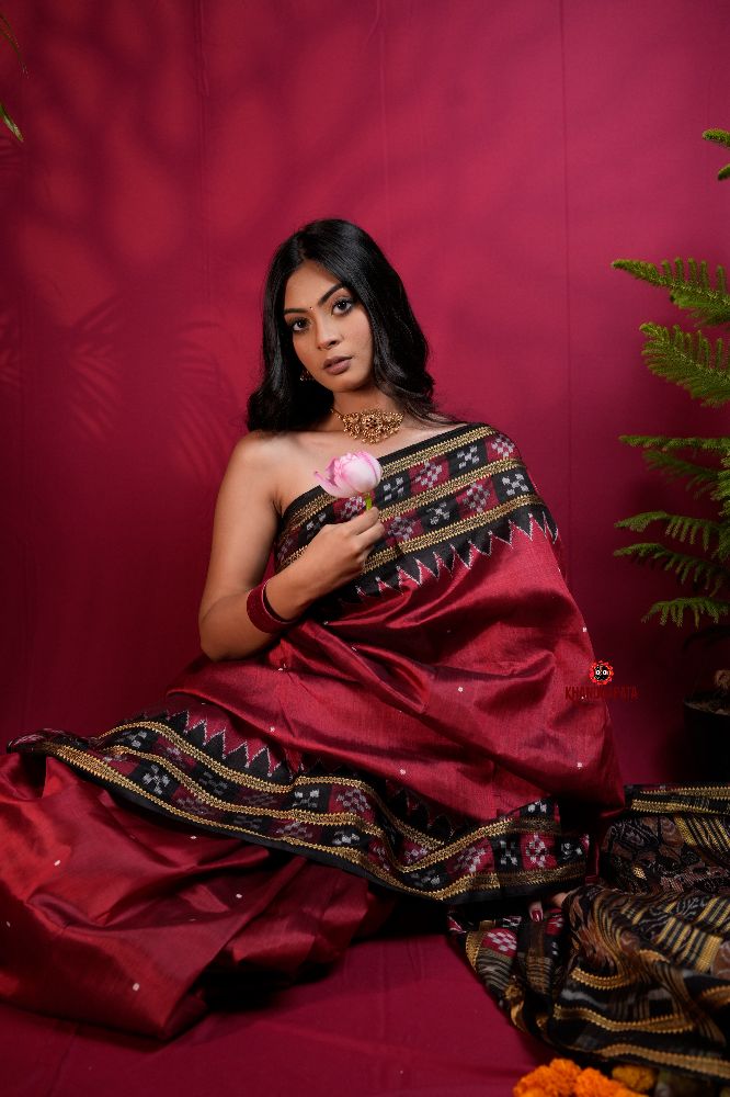 khanduapata Black & Maroon Colour Double Border Dot Design Silk Saree For Women