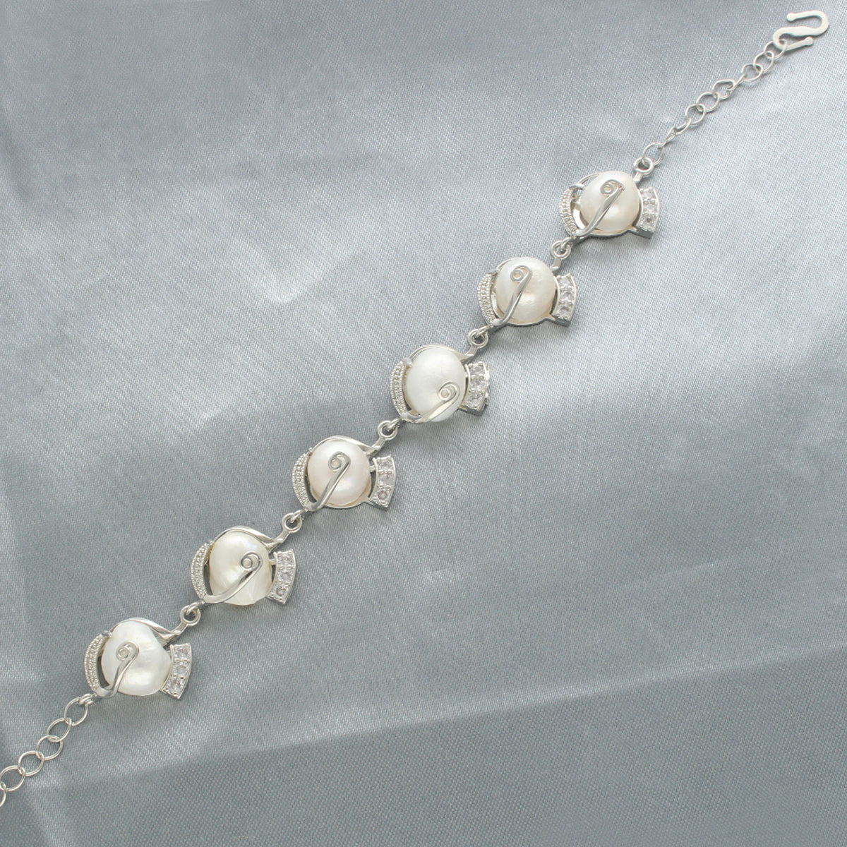 J Pearls Elegant Pearl Bracelet - Distacart