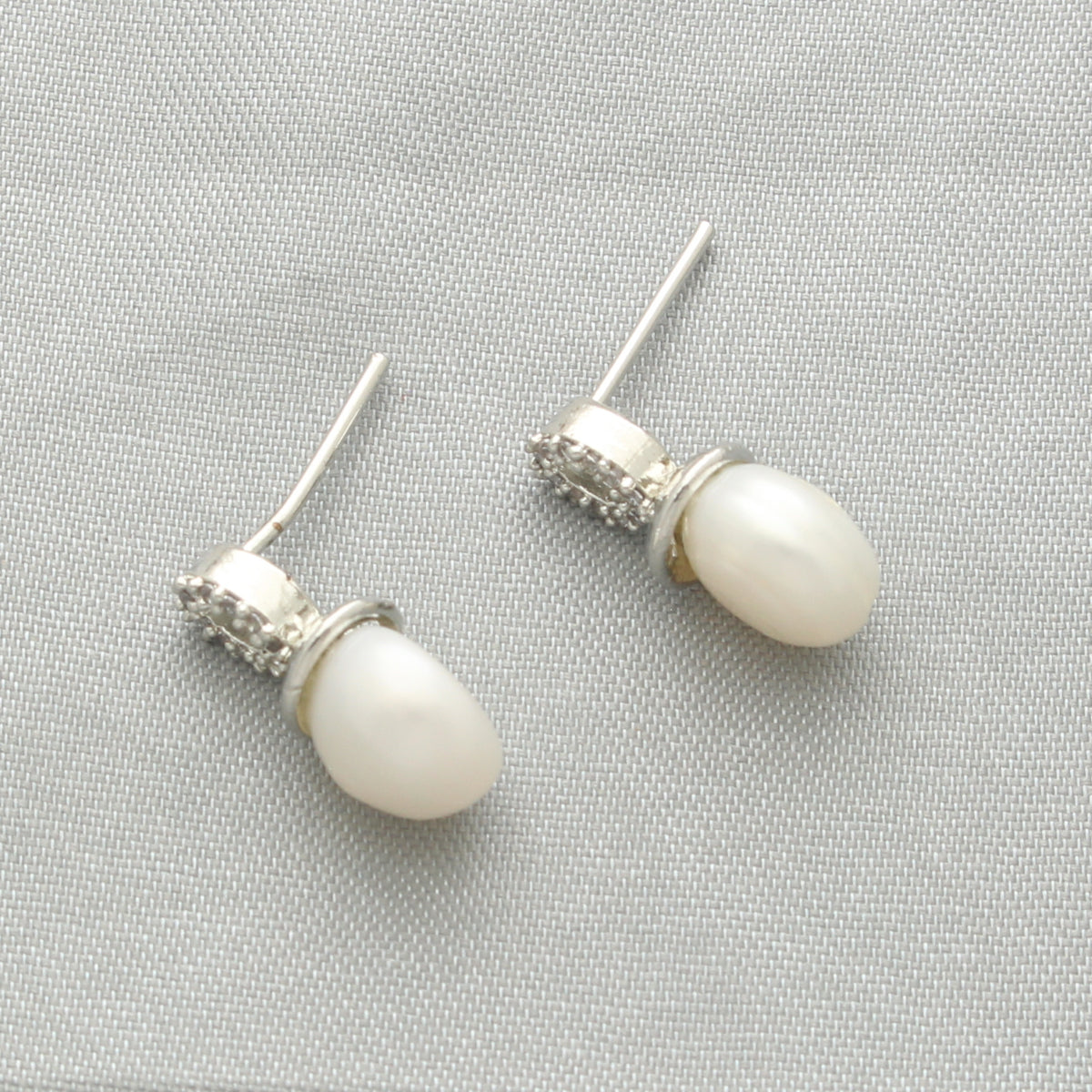 J Pearls Jaanvi Pearl Earrings - Distacart