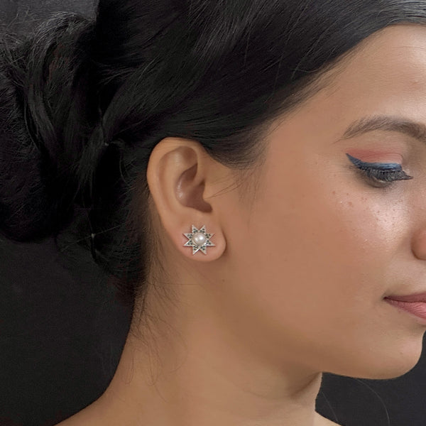 J Pearls Yami Pearl Earrings - Distacart