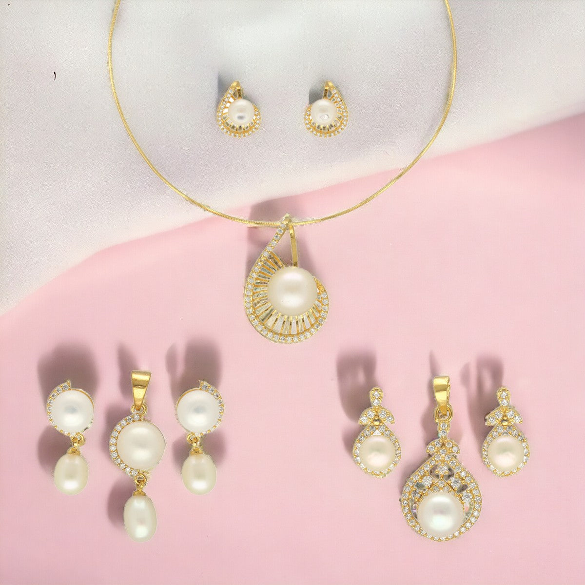 J Pearls Treasure Pendant Hamper - Distacart