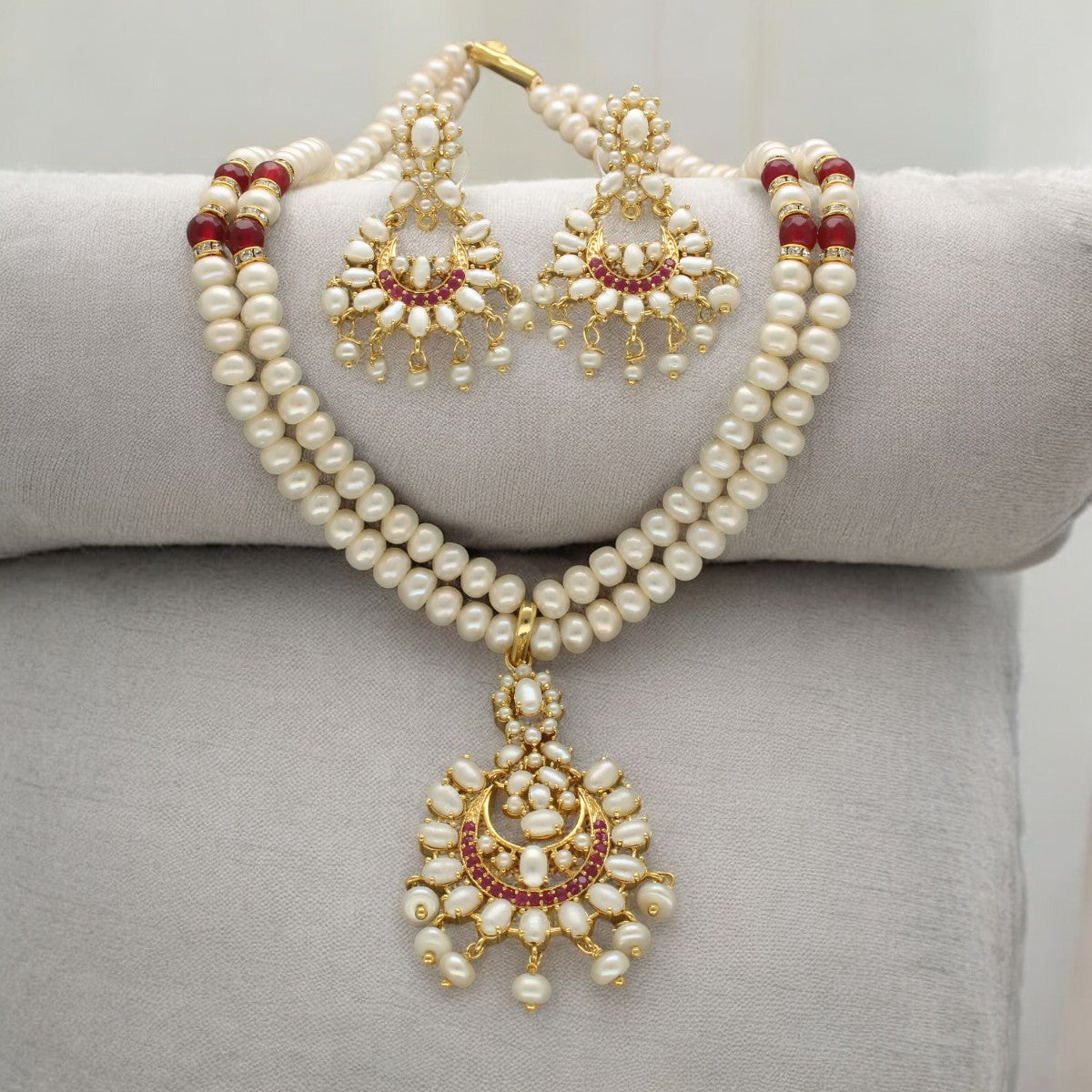 J Pearls Ishir Glowing Pearl Necklace Set - Distacart