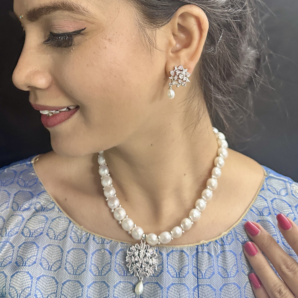 J Pearls Dazzling Divinity Pearl Necklace Set - Distacart