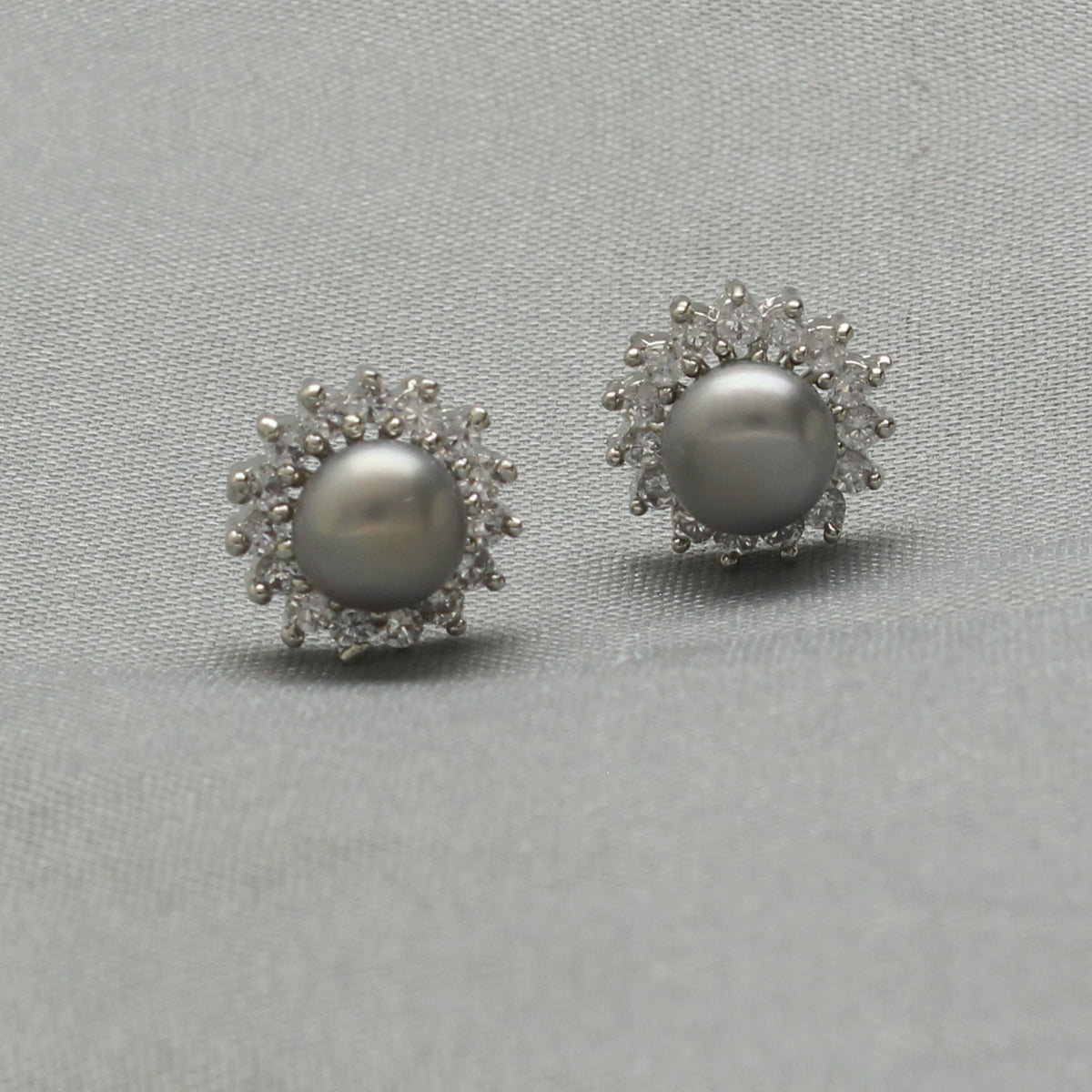 J Pearls Qiara Pearl Earrings - Distacart