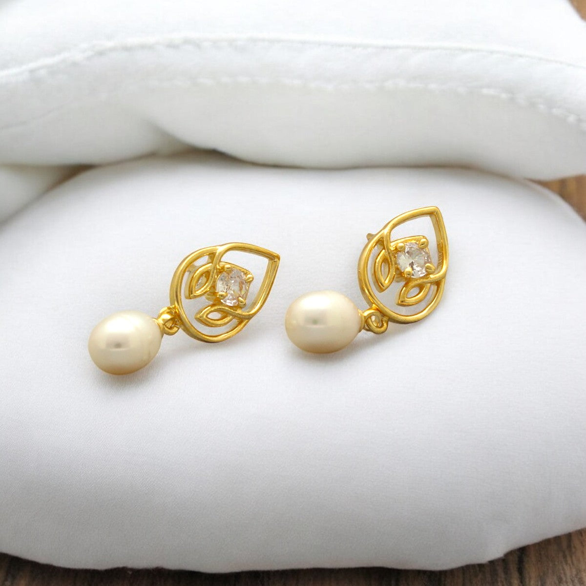 J Pearls Jori Pearl Earrings - Distacart