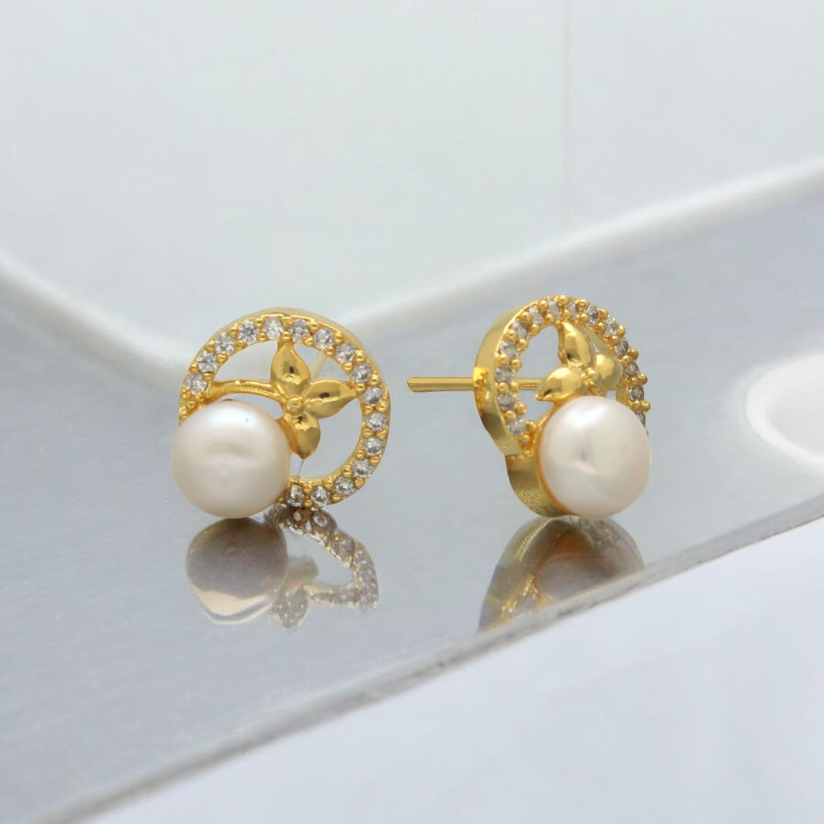 J Pearls Sorai Pearl Earrings - Distacart