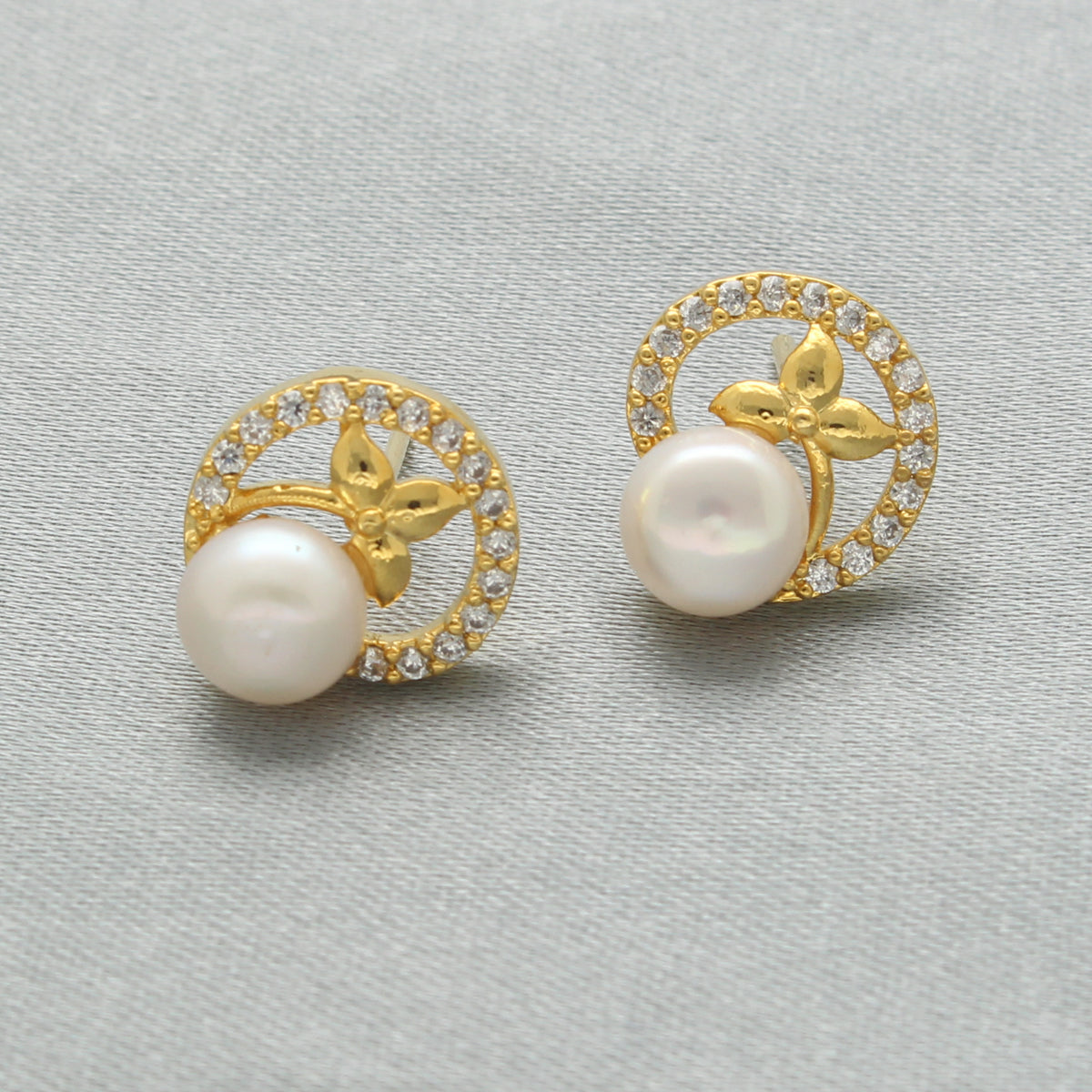 J Pearls Sorai Pearl Earrings - Distacart