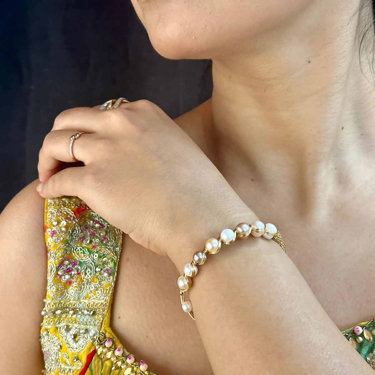 J Pearls Lainey Pearl Bracelet - Distacart