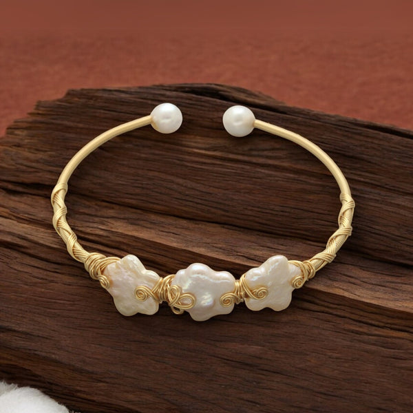 J Pearls Elysian Pearl Bracelet - Distacart