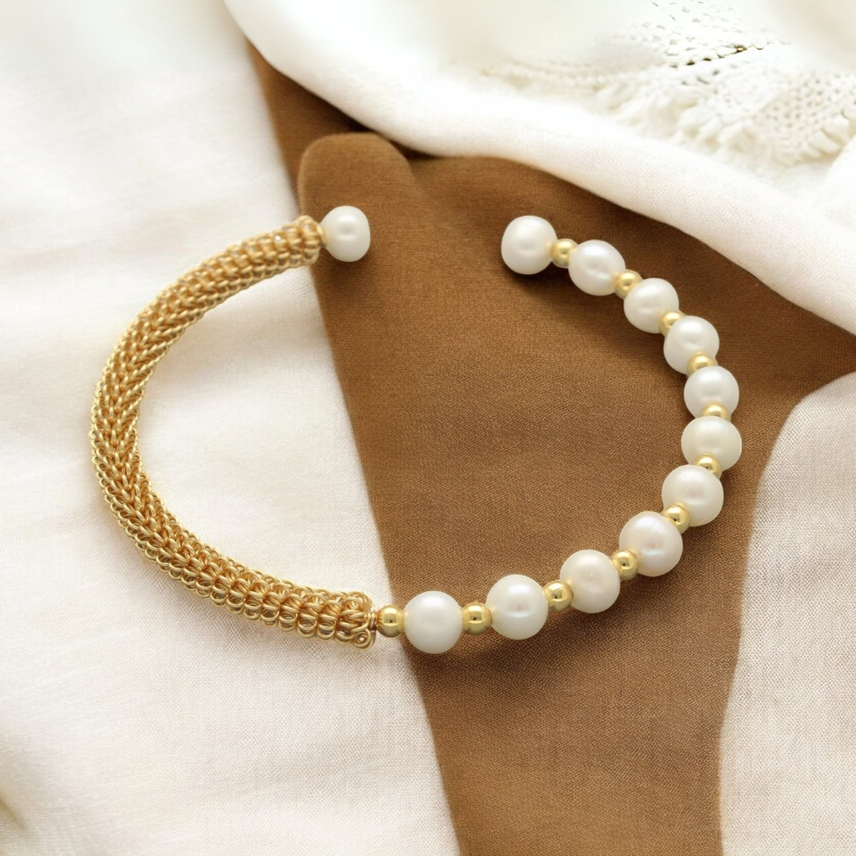 J Pearls Omisha Pearl Bracelet - Distacart