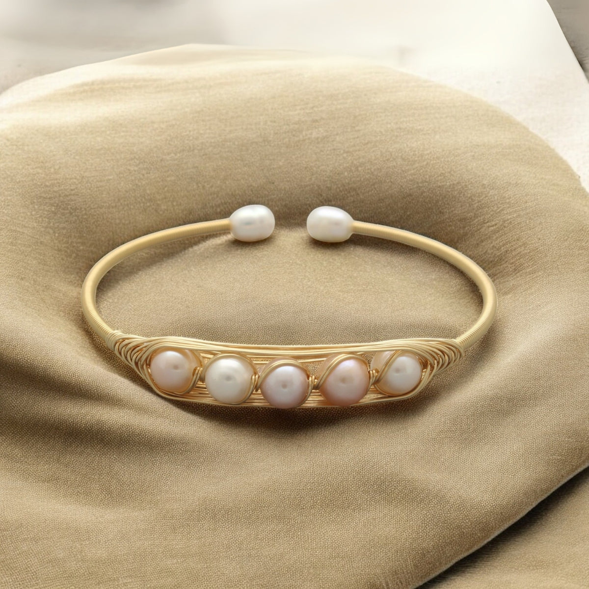 J Pearls Zuri Pearl Bracelet - Distacart