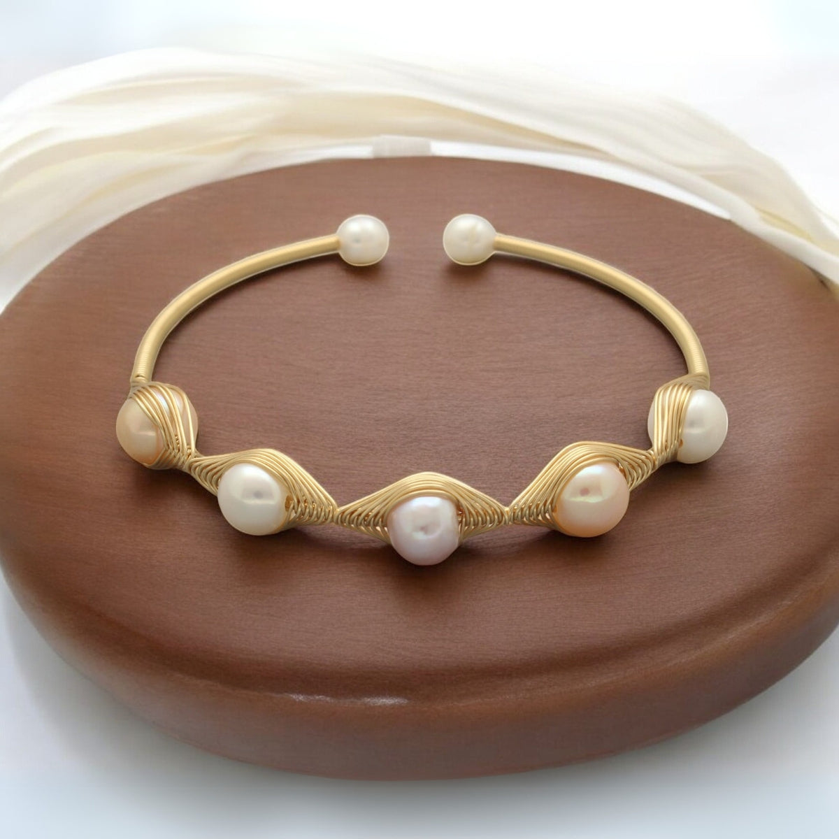 J Pearls Vyom Pearl Bracelet - Distacart